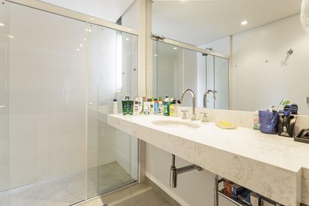 Apartamento à venda com 85m², 1 quarto e 1 vaga Apartamento à venda com 85m², 1 quarto e 1 vagaBanheiro da Suíte