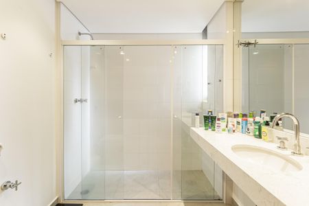 Apartamento à venda com 85m², 1 quarto e 1 vaga Apartamento à venda com 85m², 1 quarto e 1 vagaBanheiro da Suíte