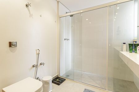 Apartamento à venda com 85m², 1 quarto e 1 vaga Apartamento à venda com 85m², 1 quarto e 1 vagaBanheiro da Suíte