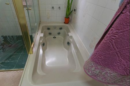 Casa à venda com 500m², 4 quartos e 3 vagasBanheiro da Suíte 1