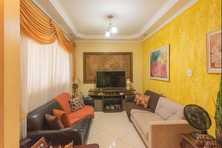 Casa à venda com 500m², 4 quartos e 3 vagasSala