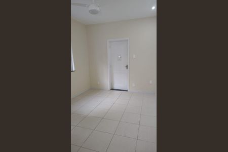 Casa para alugar com 89m², 2 quartos e 2 vagas
