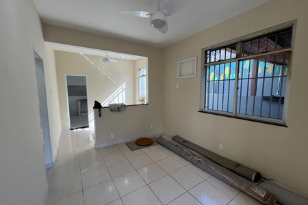 Sala de casa para alugar com 2 quartos, 89m² em Jardim Carioca, Rio de Janeiro