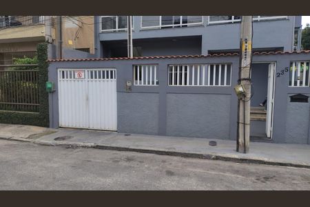 Casa para alugar com 89m², 2 quartos e 2 vagas