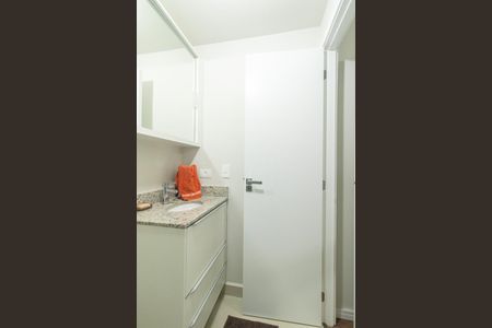 Banheiro da Suíte de apartamento à venda com 1 quarto, 43m² em Água Verde, Curitiba