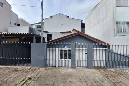 Casa para alugar com 80m², 2 quartos e 1 vaga Casa para alugar com 80m², 2 quartos e 1 vagaFachada