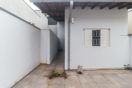 Casa para alugar com 25m², 1 quarto e sem vaga Casa para alugar com 25m², 1 quarto e sem vagaQuintal