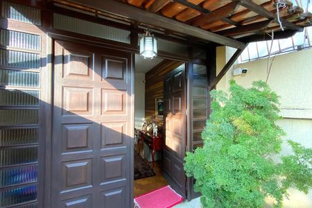 Entrada de casa à venda com 4 quartos, 350m² em Barroca, Belo Horizonte