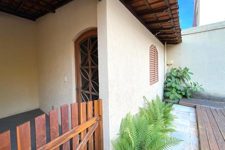 Quarto de Serviço de casa à venda com 4 quartos, 350m² em Barroca, Belo Horizonte