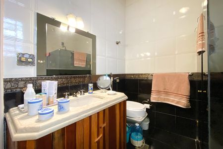 Banheiro de casa à venda com 4 quartos, 350m² em Barroca, Belo Horizonte
