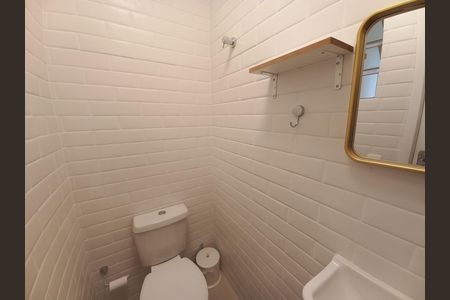 Apartamento à venda com 145m², 3 quartos e 1 vaga Apartamento à venda com 145m², 3 quartos e 1 vagaBanheiro de serviço