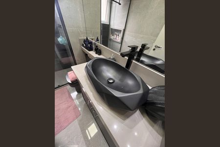 Apartamento à venda com 95m², 2 quartos e 2 vagas Apartamento à venda com 95m², 2 quartos e 2 vagasBanheiro