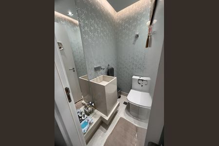 Apartamento à venda com 95m², 2 quartos e 2 vagas Apartamento à venda com 95m², 2 quartos e 2 vagasBanheiro