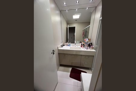 Apartamento à venda com 95m², 2 quartos e 2 vagas Apartamento à venda com 95m², 2 quartos e 2 vagasBanheiro