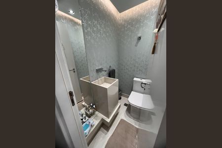 Apartamento à venda com 95m², 2 quartos e 2 vagas Apartamento à venda com 95m², 2 quartos e 2 vagasBanheiro