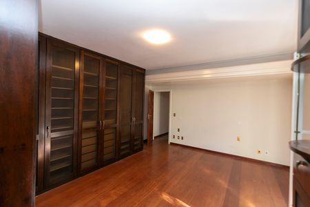 Casa de condomínio à venda com 612m², 7 quartos e 2 vagas Casa de condomínio à venda com 612m², 7 quartos e 2 vagasSUITE Nº 6 - MASTER