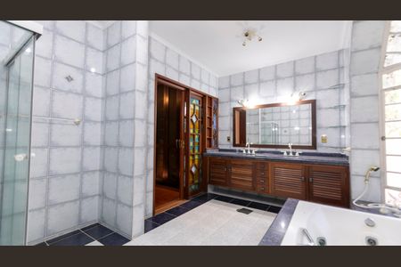 Casa de condomínio à venda com 612m², 7 quartos e 2 vagas Casa de condomínio à venda com 612m², 7 quartos e 2 vagasBANHEIRO SUITE Nº 6 - MASTER