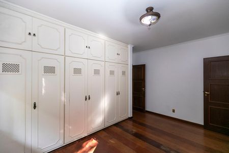 Casa de condomínio à venda com 612m², 7 quartos e 2 vagas Casa de condomínio à venda com 612m², 7 quartos e 2 vagasSUITE Nº 3