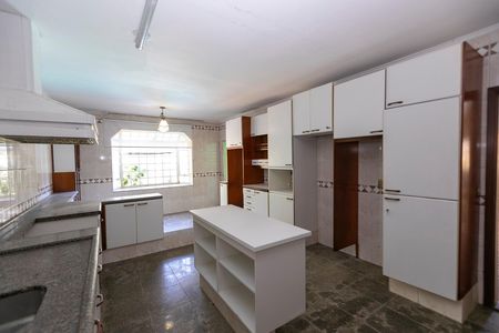 Casa de condomínio à venda com 612m², 7 quartos e 2 vagas Casa de condomínio à venda com 612m², 7 quartos e 2 vagasCOZINHA