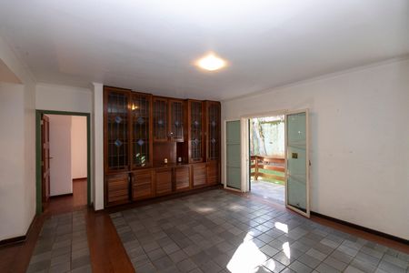 Casa de condomínio à venda com 612m², 7 quartos e 2 vagas Casa de condomínio à venda com 612m², 7 quartos e 2 vagasACESSO PISO INTERMEDIÁRIO