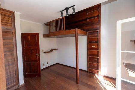 Casa de condomínio à venda com 612m², 7 quartos e 2 vagas Casa de condomínio à venda com 612m², 7 quartos e 2 vagasSUITE Nº 4