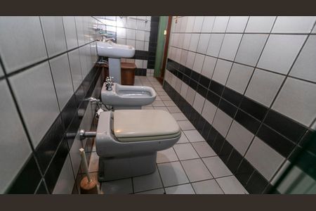 Casa de condomínio à venda com 612m², 7 quartos e 2 vagas Casa de condomínio à venda com 612m², 7 quartos e 2 vagasBANHEIRO SUITE Nº 3