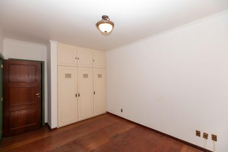 Casa de condomínio à venda com 612m², 7 quartos e 2 vagas Casa de condomínio à venda com 612m², 7 quartos e 2 vagasSUITE Nº 1