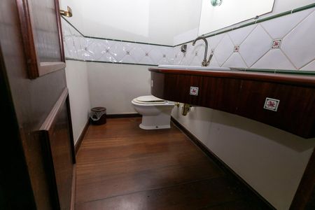Casa de condomínio à venda com 612m², 7 quartos e 2 vagas Casa de condomínio à venda com 612m², 7 quartos e 2 vagasLAVABO