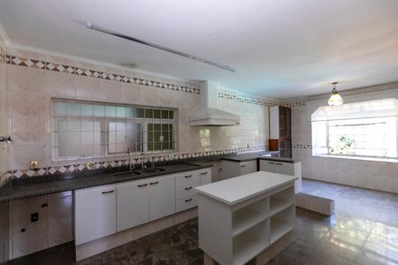 Casa de condomínio à venda com 612m², 7 quartos e 2 vagas Casa de condomínio à venda com 612m², 7 quartos e 2 vagasCOZINHA