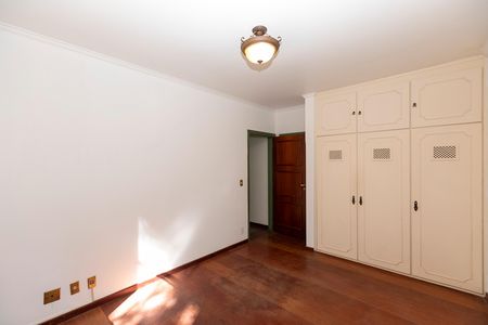 Casa de condomínio à venda com 612m², 7 quartos e 2 vagas Casa de condomínio à venda com 612m², 7 quartos e 2 vagasSUITE Nº 1