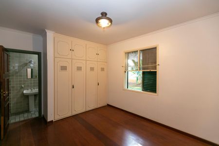Casa de condomínio à venda com 612m², 7 quartos e 2 vagas Casa de condomínio à venda com 612m², 7 quartos e 2 vagasSUITE Nº 2