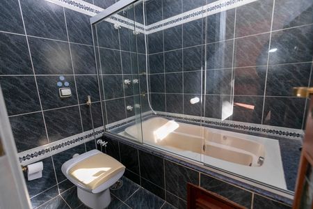 Casa de condomínio à venda com 612m², 7 quartos e 2 vagas Casa de condomínio à venda com 612m², 7 quartos e 2 vagasBANHEIRO SUITE Nº 5