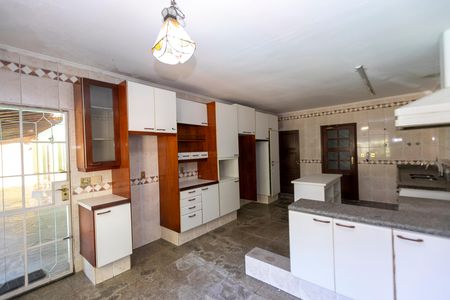 Casa de condomínio à venda com 612m², 7 quartos e 2 vagas Casa de condomínio à venda com 612m², 7 quartos e 2 vagasCOZINHA