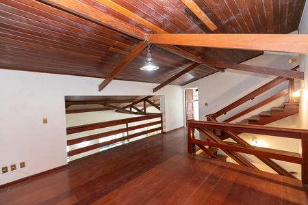 Casa de condomínio à venda com 612m², 7 quartos e 2 vagas Casa de condomínio à venda com 612m², 7 quartos e 2 vagasACESSO AOS ESCRITÓRIOS