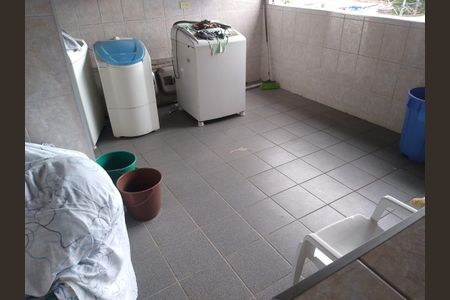 Casa à venda com 180m², 3 quartos e 2 vagasÁrea de Serviço