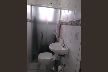 Casa à venda com 180m², 3 quartos e 2 vagasBanheiro 1