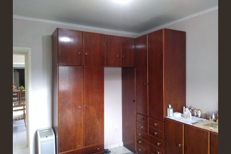 Casa à venda com 180m², 3 quartos e 2 vagasQuarto