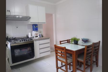 Casa à venda com 180m², 3 quartos e 2 vagasCozinha