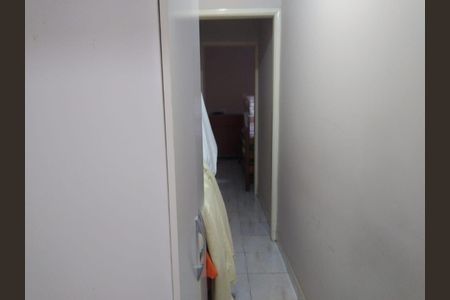 Casa à venda com 180m², 3 quartos e 2 vagasCorredor