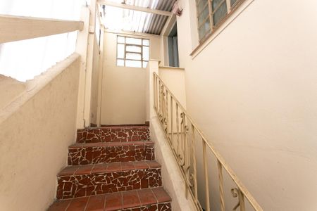 Casa para alugar com 210m², 3 quartos e 2 vagas Casa para alugar com 210m², 3 quartos e 2 vagasCasa 2 - Escada do Quarto