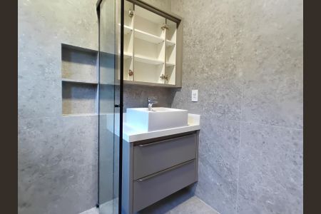 Casa de condomínio para alugar com 180m², 4 quartos e 2 vagas Casa de condomínio para alugar com 180m², 4 quartos e 2 vagasBanheiro