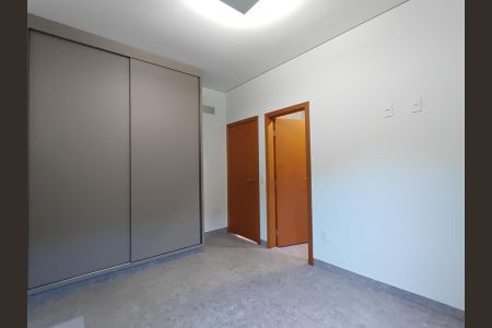 Casa de condomínio para alugar com 180m², 4 quartos e 2 vagas Casa de condomínio para alugar com 180m², 4 quartos e 2 vagasQuarto