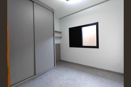 Casa de condomínio para alugar com 180m², 4 quartos e 2 vagas Casa de condomínio para alugar com 180m², 4 quartos e 2 vagasQuarto