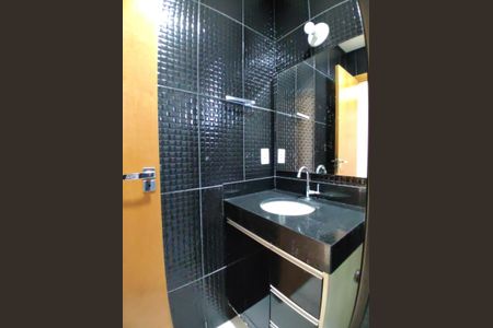 Banheiro de casa de condomínio para alugar com 3 quartos, 140m² em Aclimação, Uberlândia