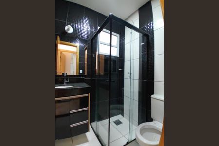 Banheiro de casa de condomínio para alugar com 3 quartos, 140m² em Aclimação, Uberlândia