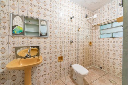 Casa à venda com 197m², 2 quartos e 1 vagaBanheiro 
