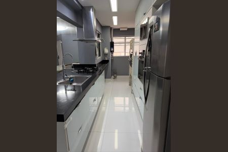 Apartamento à venda com 104m², 3 quartos e 2 vagas Apartamento à venda com 104m², 3 quartos e 2 vagasCozinha