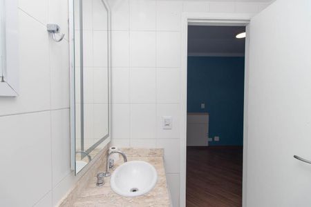 Casa de condomínio para alugar com 115m², 3 quartos e 3 vagasBanheiro