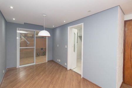 Sala de casa de condomínio para alugar com 3 quartos, 115m² em Vila Santos, São Paulo