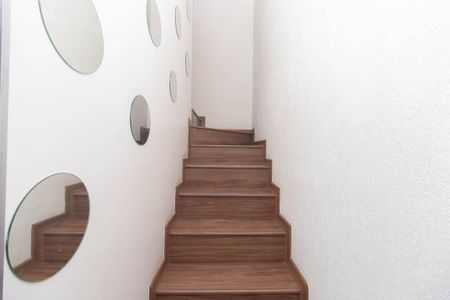 Casa de condomínio para alugar com 115m², 3 quartos e 3 vagasEscada